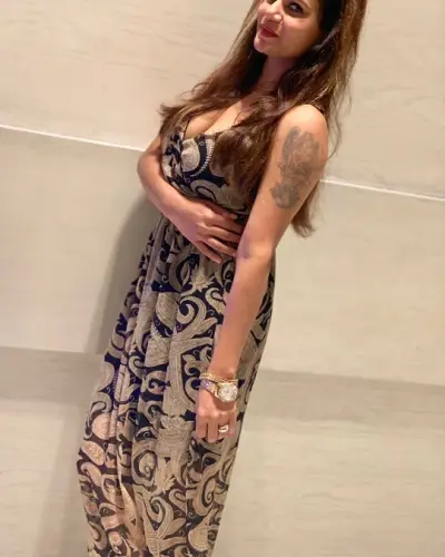 Vyara Escort